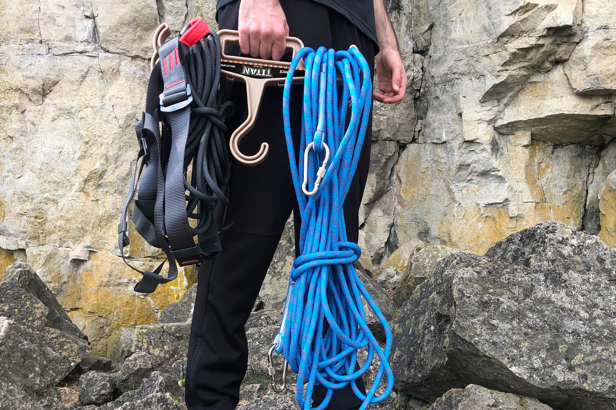Titan Vest Hanger  | 200 lb Load Capacity