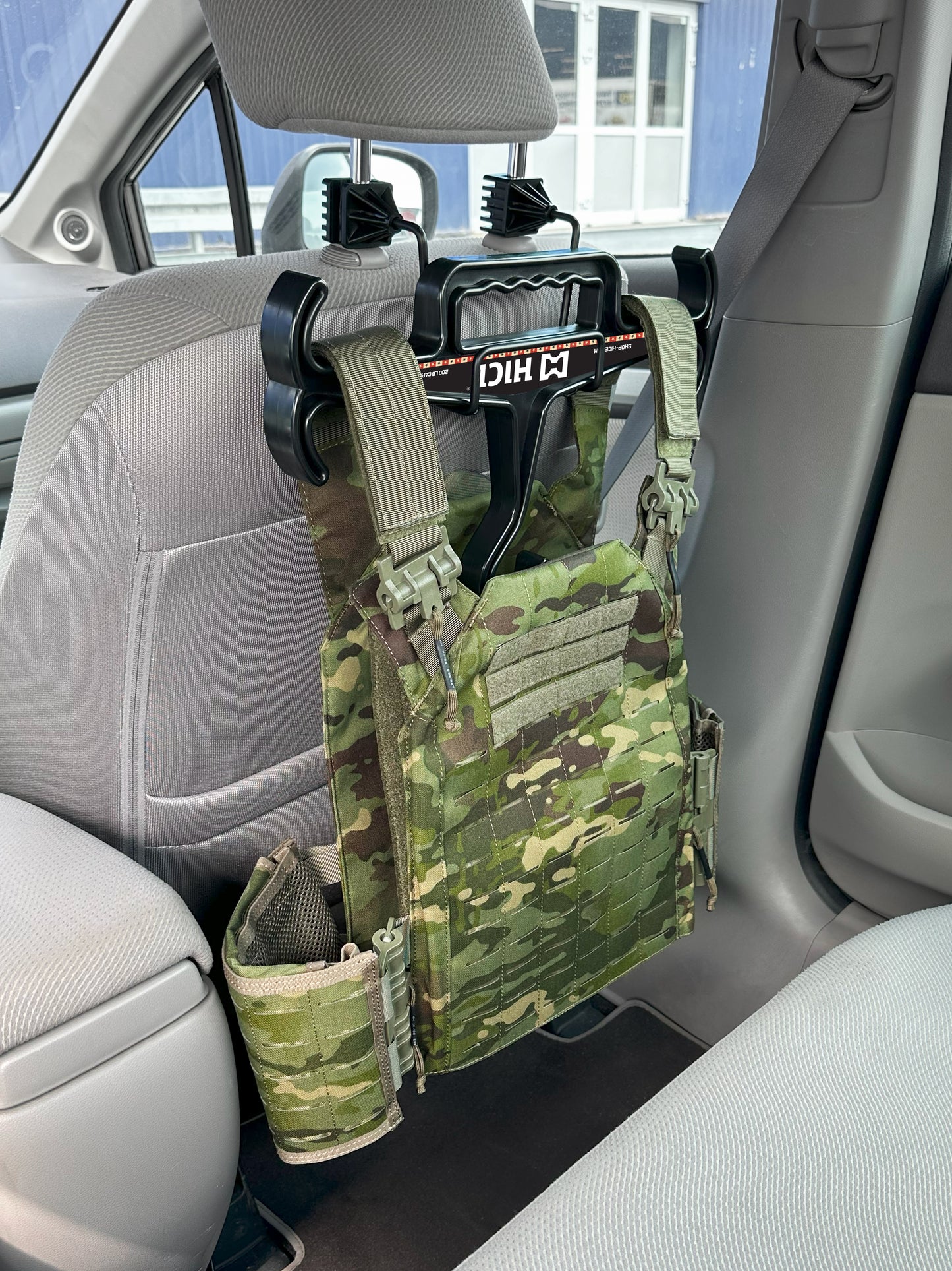 HICE Hanger with a Car Mount